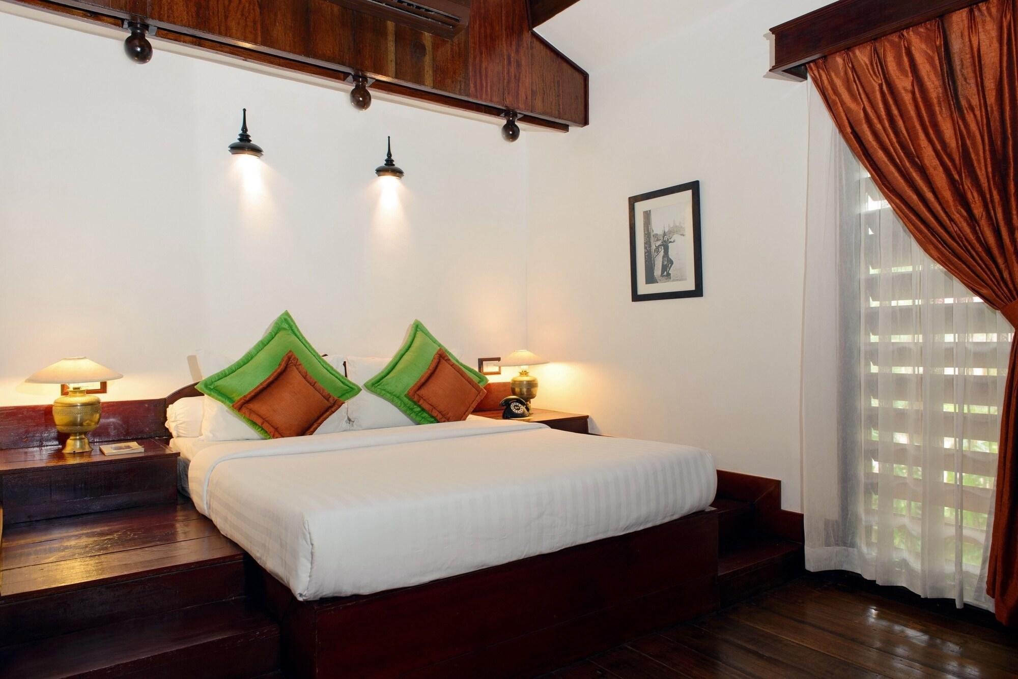 Angkor Village Hotel - Small Luxury Hotels Of The World Siem Reap Bagian luar foto A room at the hotel