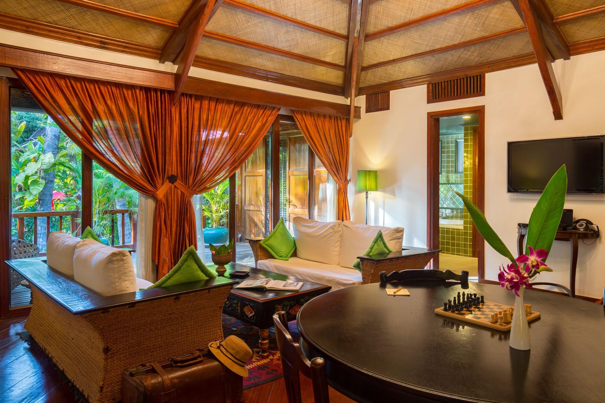 Angkor Village Hotel - Small Luxury Hotels Of The World Siem Reap Bagian luar foto The interior of a villa at the resort