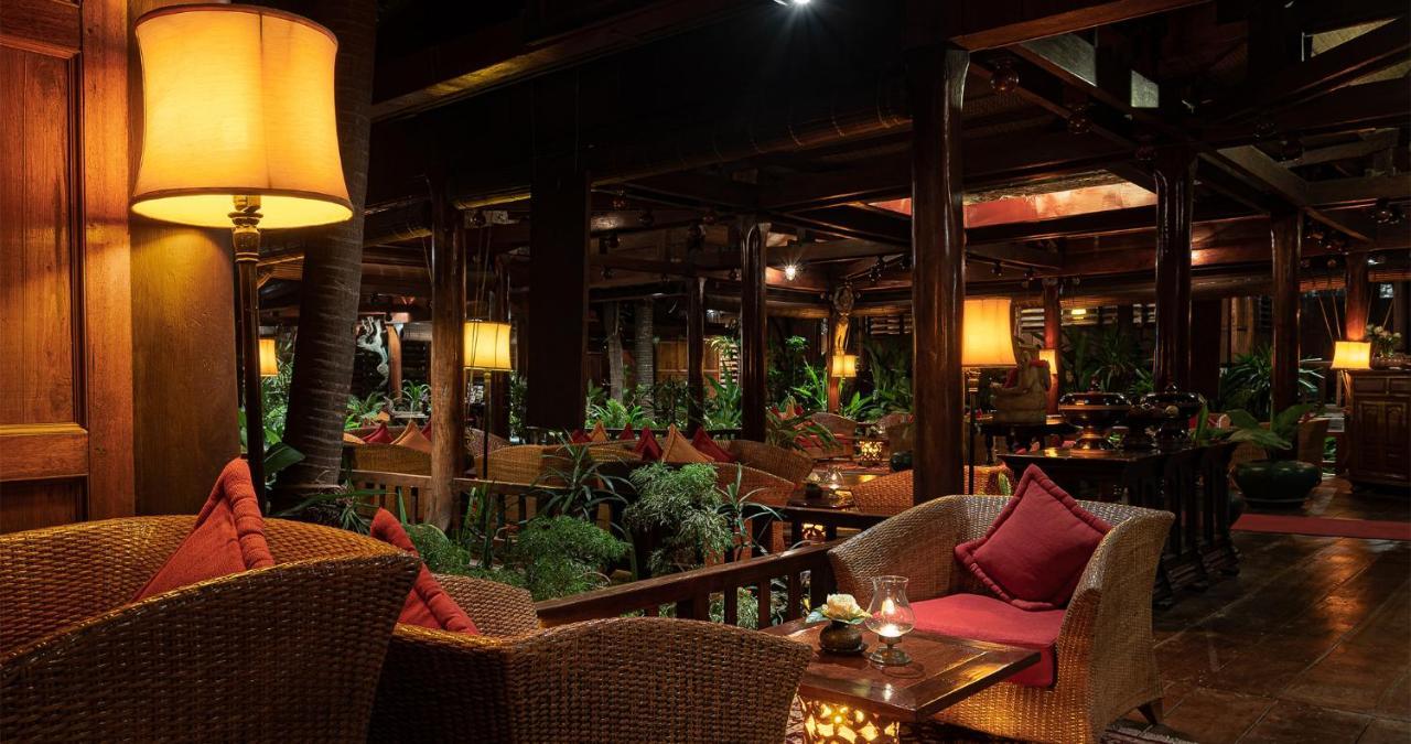 Angkor Village Hotel - Small Luxury Hotels Of The World Siem Reap Bagian luar foto The interior of the restaurant
