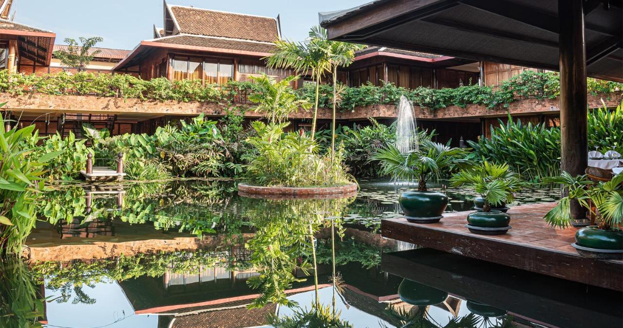 Angkor Village Hotel - Small Luxury Hotels Of The World Siem Reap Bagian luar foto The resort's main building